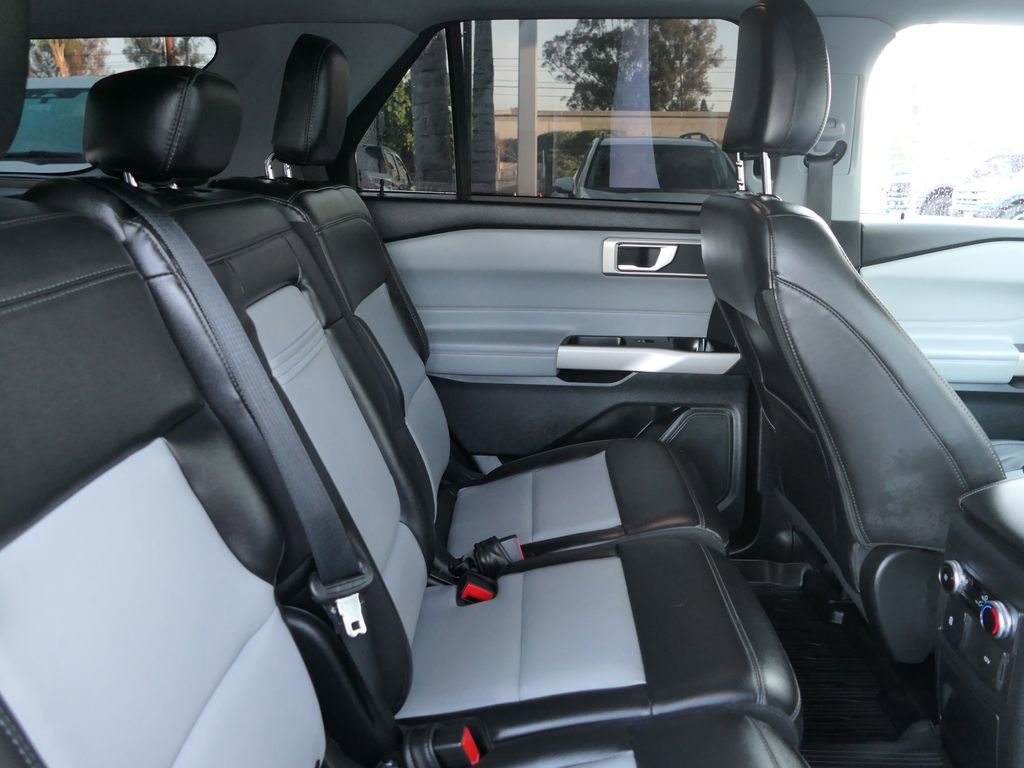 Used 2024 Ford Explorer XLT w/ Equipment Group 202A image 25