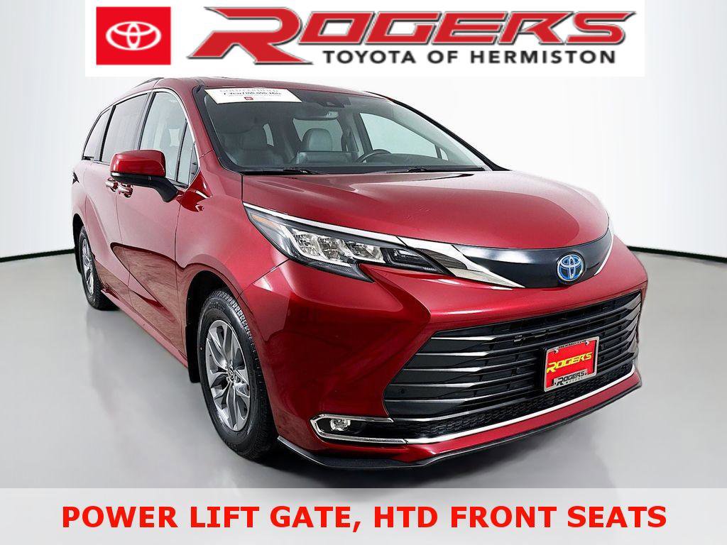 Certified 2022 Toyota Sienna XLE