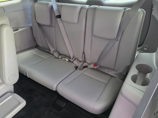 Used 2015 Toyota Highlander XLE FWD image 16