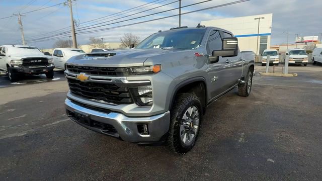 Used 2024 Chevrolet Silverado 2500 LT w/ Texas Edition image 4