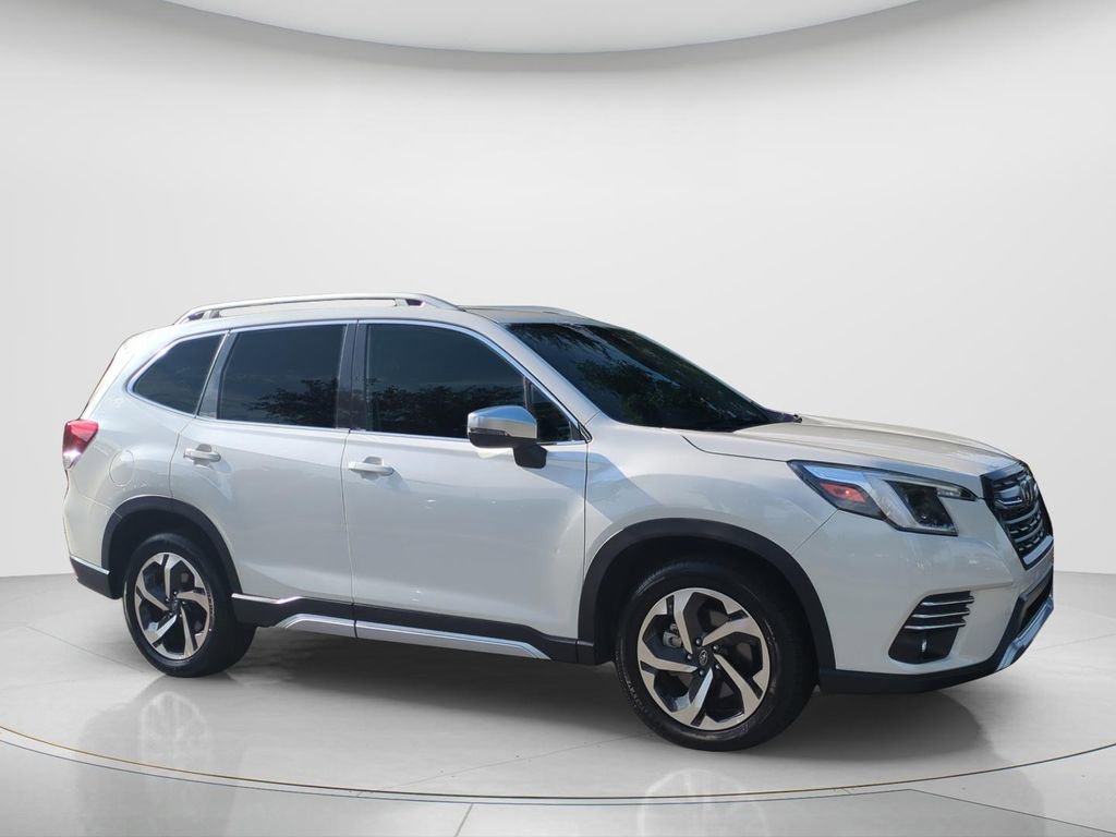 Used 2022 Subaru Forester Touring AWD/4WD image 3