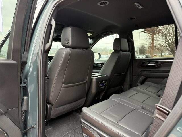 Used 2025 Chevrolet Tahoe Z71 w/ Comfort Package image 17