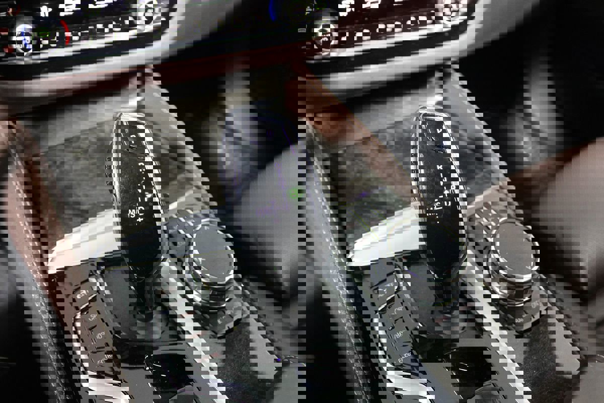 Used 2023 BMW 530e w/ M Sport Package image 12