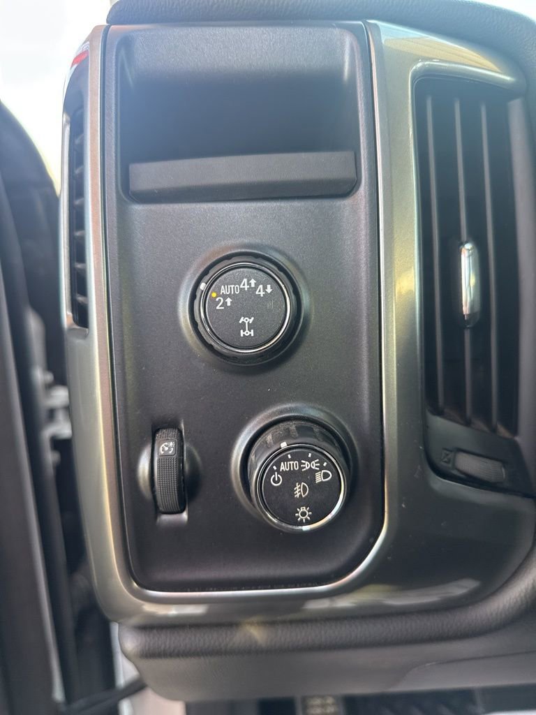 Used 2018 Chevrolet Silverado 1500 LT w/ All Star Edition image 12