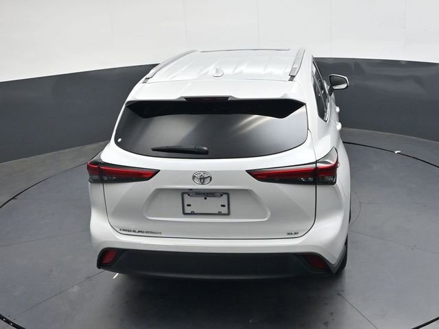 Used 2023 Toyota Highlander XLE image 24