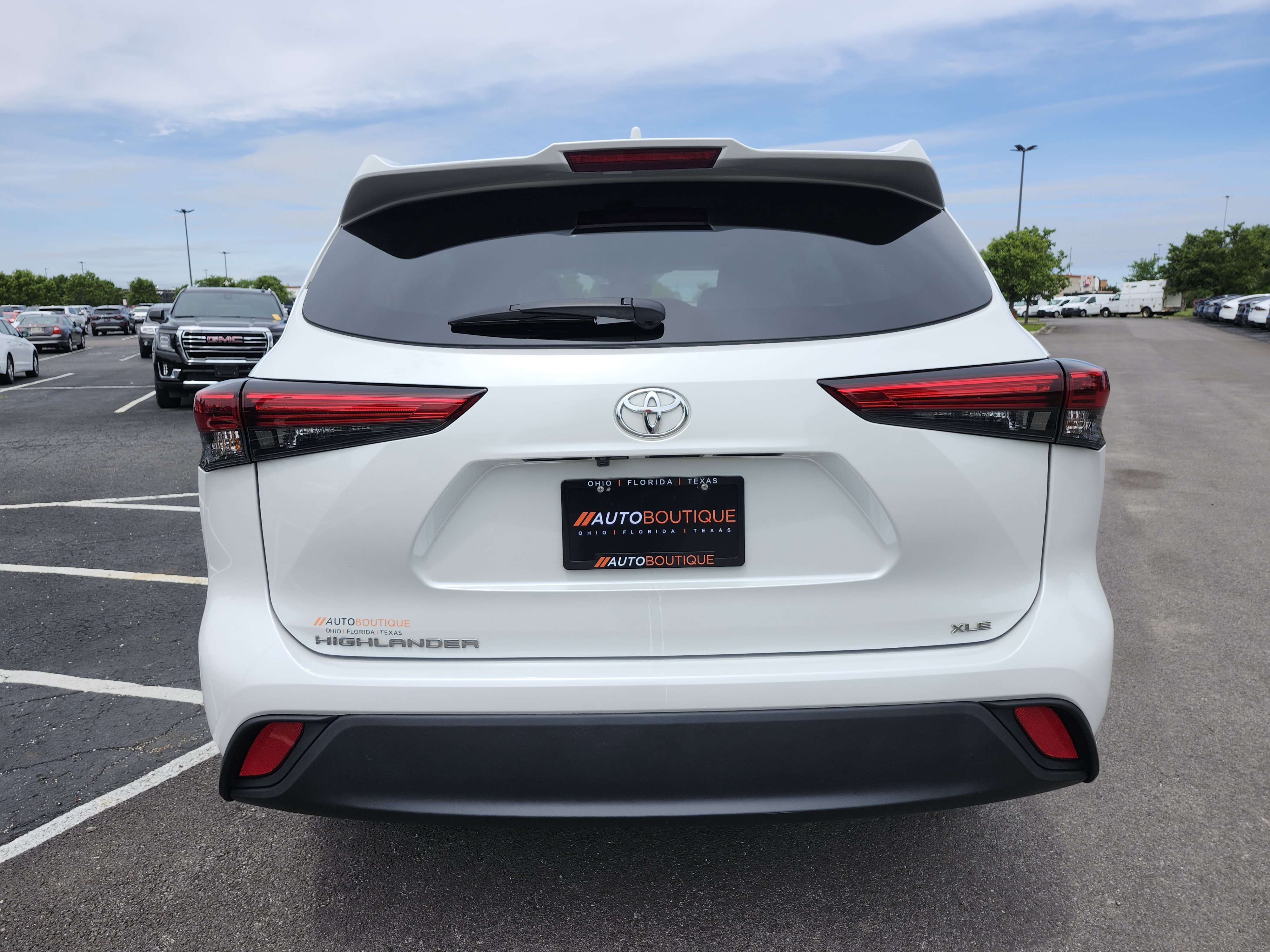 Used 2023 Toyota Highlander XLE FWD image 18