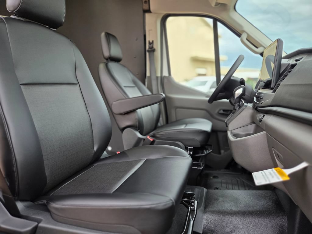 New 2026 Ford Transit 250 148 Medium Roof w/ Load Area Protection Package RWD image 10