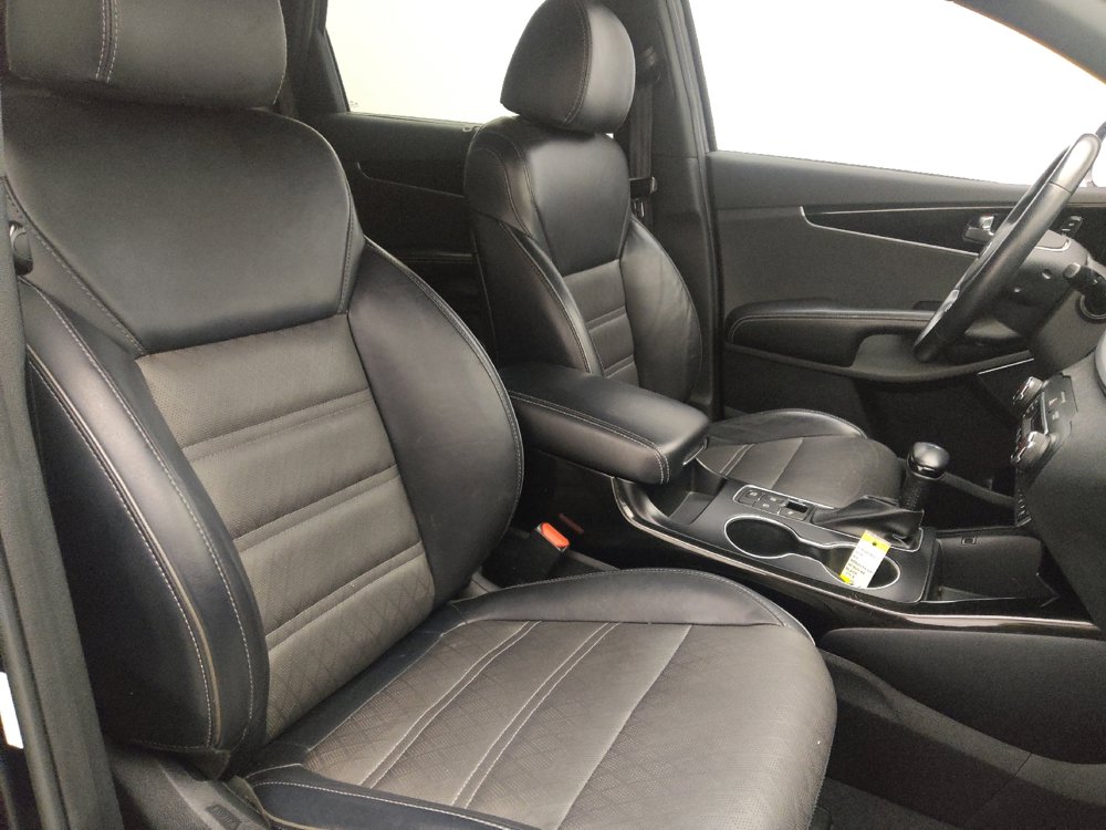 Used 2019 Kia Sorento SX image 21