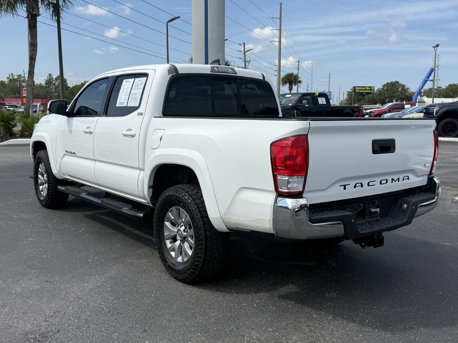 Used 2017 Toyota Tacoma SR5 RWD image 7