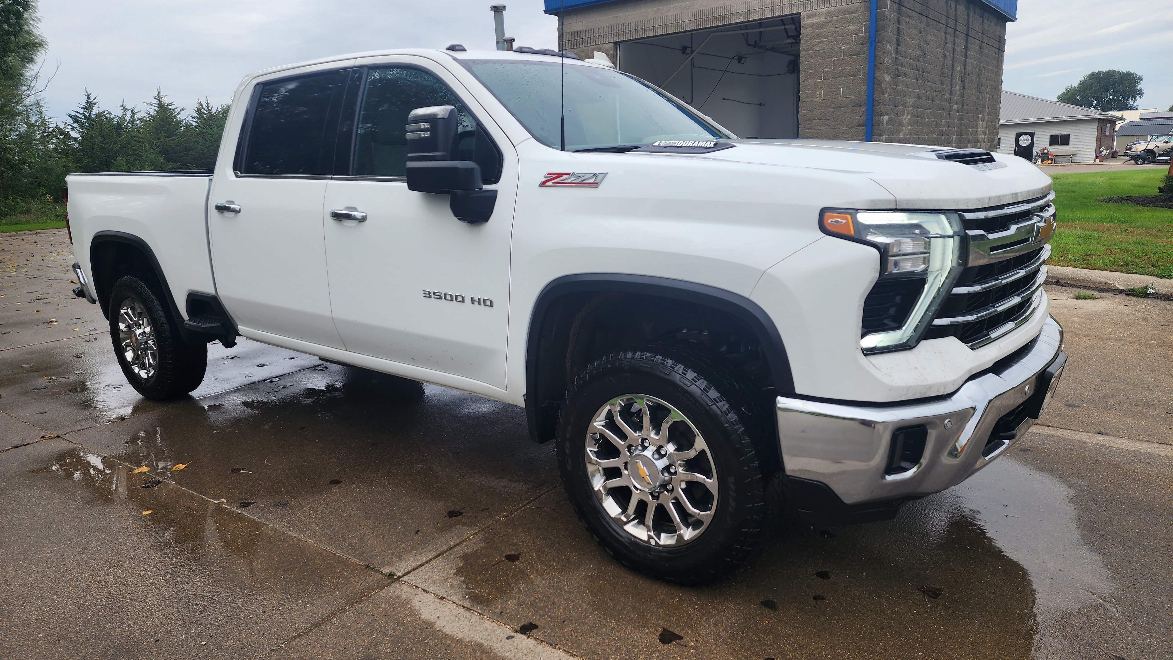 Used 2026 Chevrolet Silverado 3500 LTZ w/ LTZ Premium Package AWD/4WD image 3
