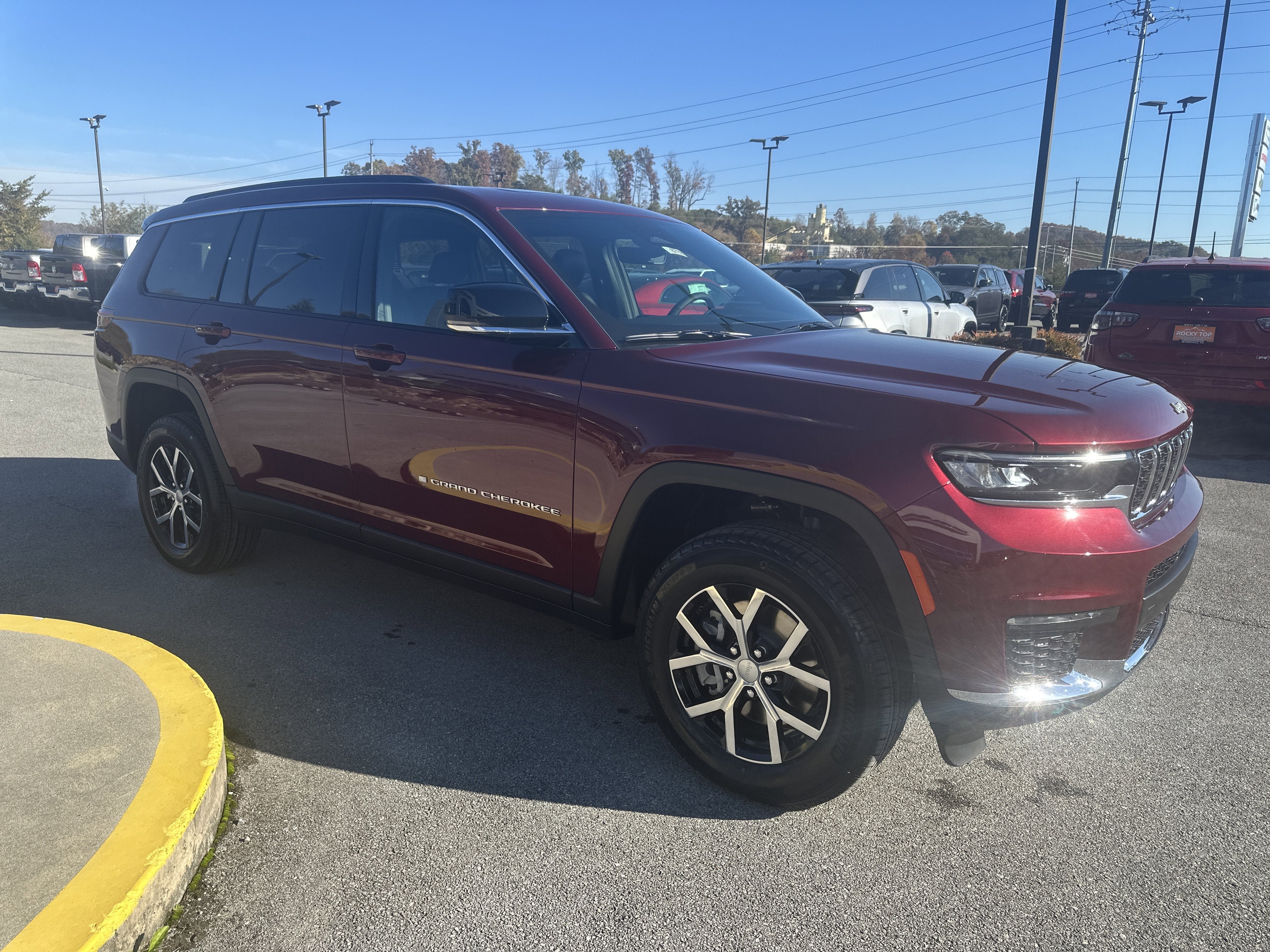 New 2025 Jeep Grand Cherokee L Limited AWD/4WD image 5
