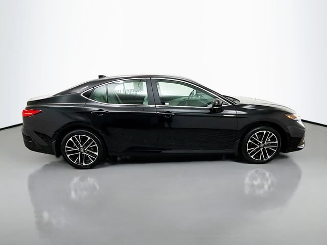 Used 2026 Toyota Camry XLE AWD/4WD image 8