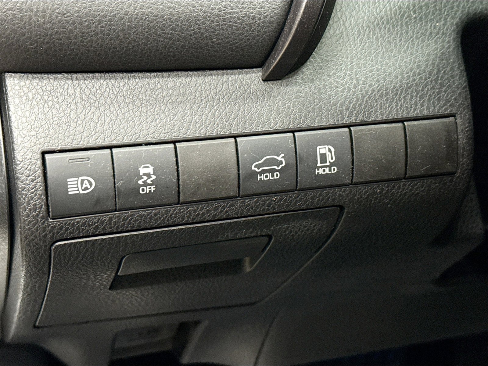 Used 2020 Toyota Camry XSE image 10