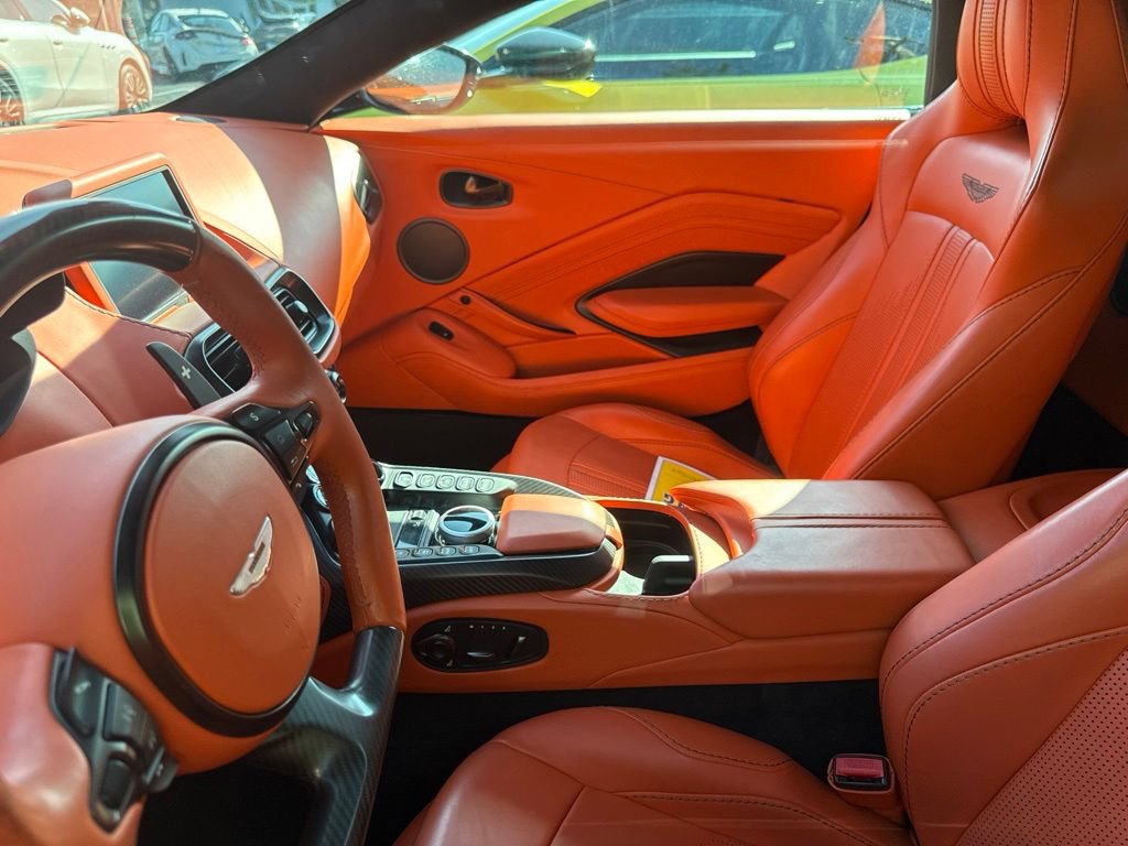 Used 2023 Aston Martin V8 Vantage Roadster RWD image 4