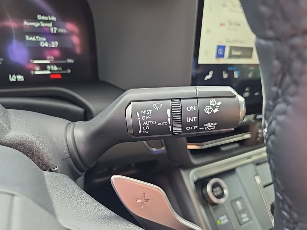 Used 2025 Lexus GX 550 w/ Accessory Package (2T) image 18