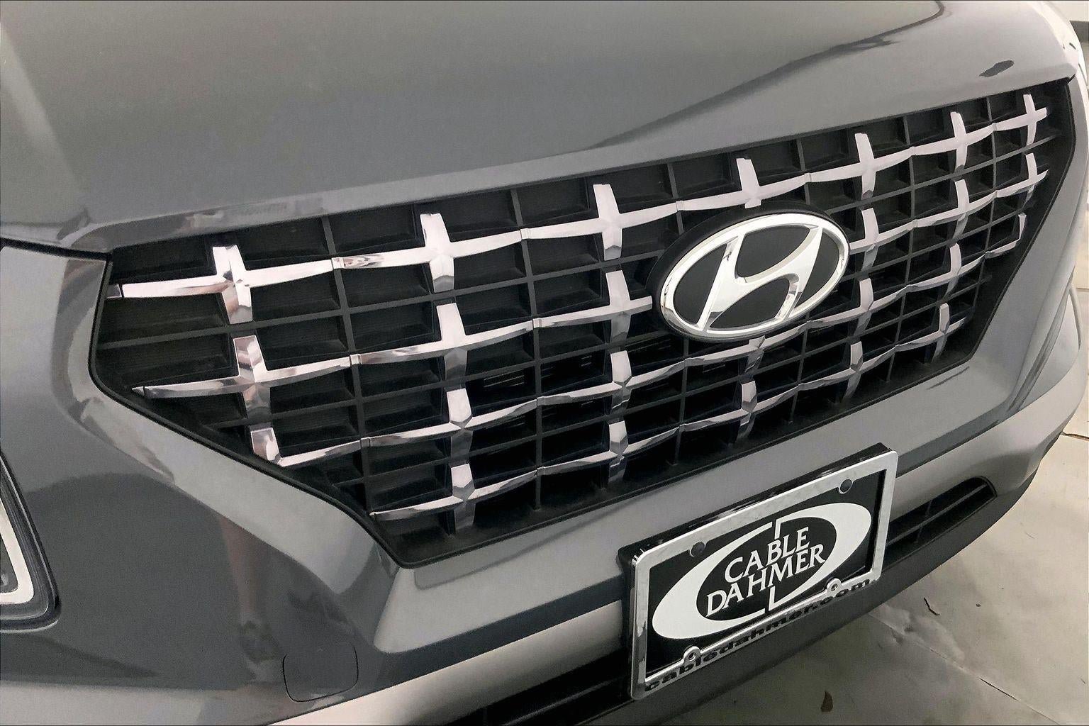 Used 2025 Hyundai Venue SEL FWD image 30