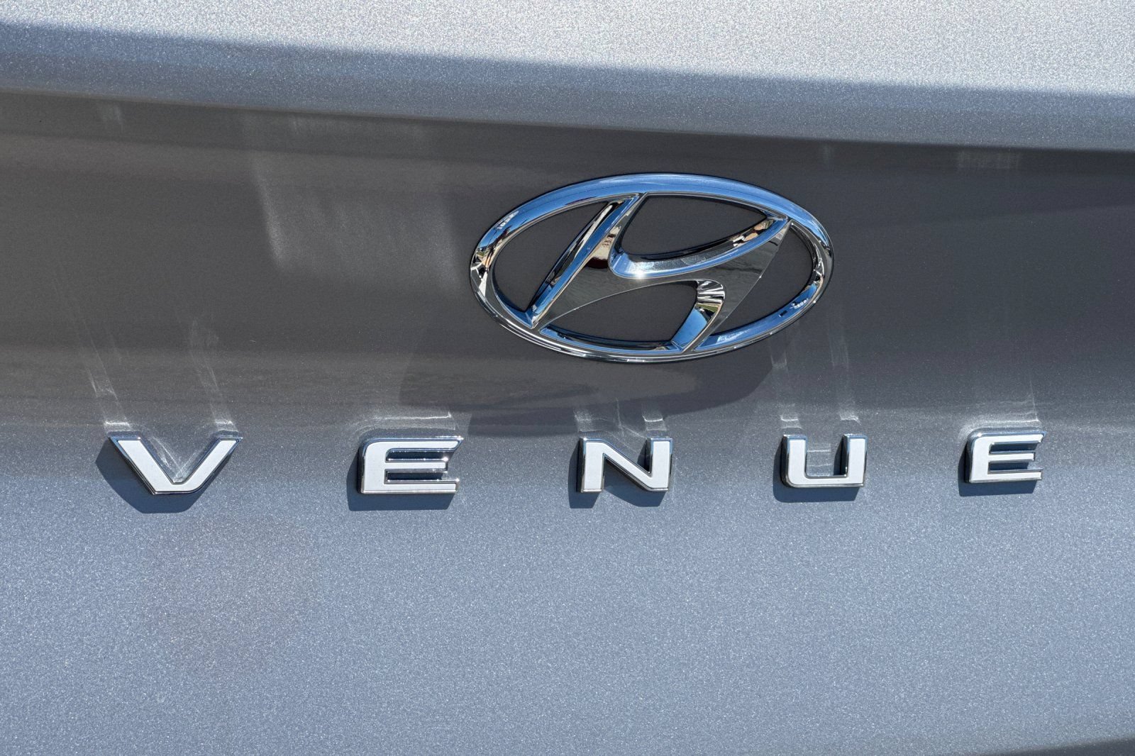 Used 2025 Hyundai Venue SEL FWD image 28