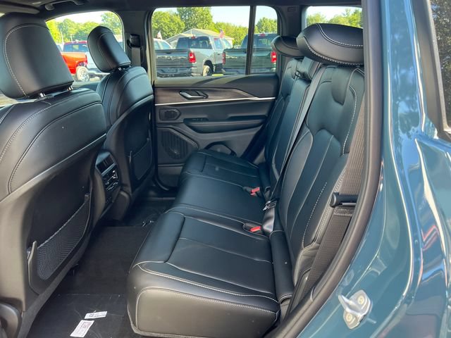 New 2027 Jeep Grand Cherokee Limited w/ Trailer Tow Package AWD/4WD image 5