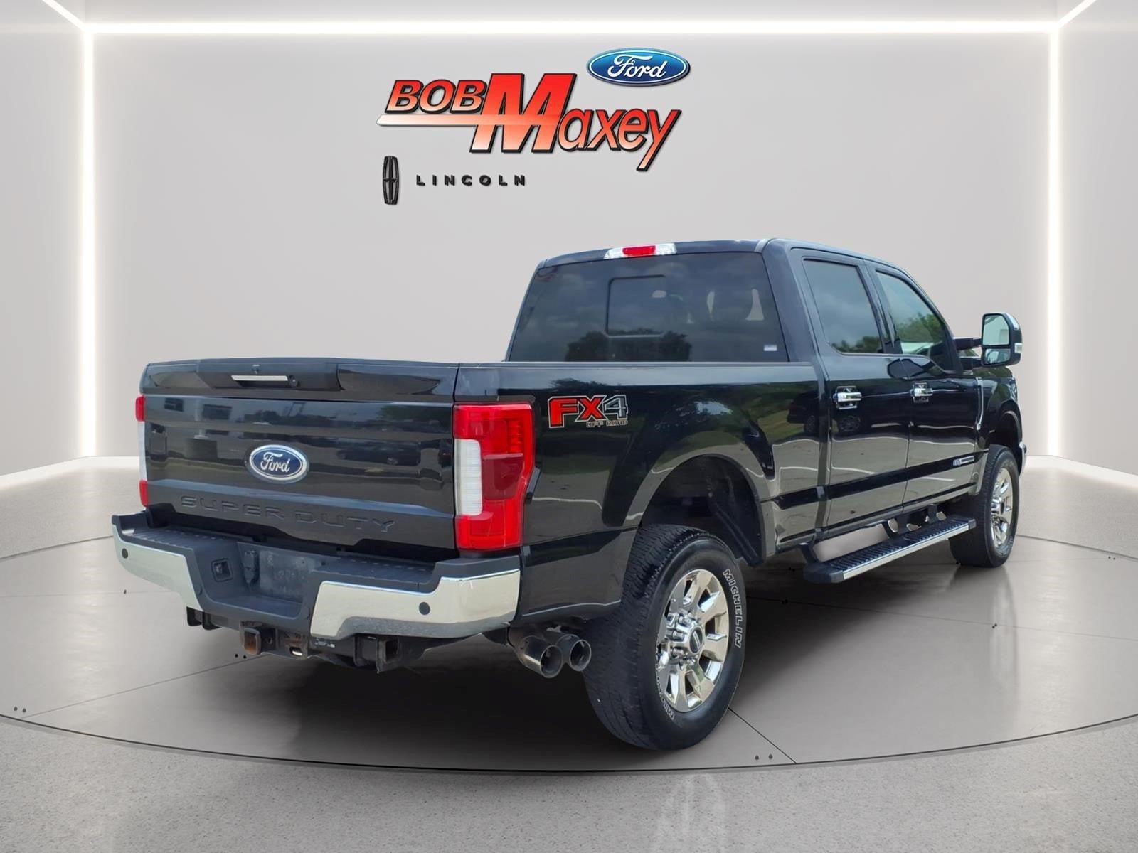 Used 2019 Ford F250 Lariat w/ Lariat Ultimate Package AWD/4WD image 4