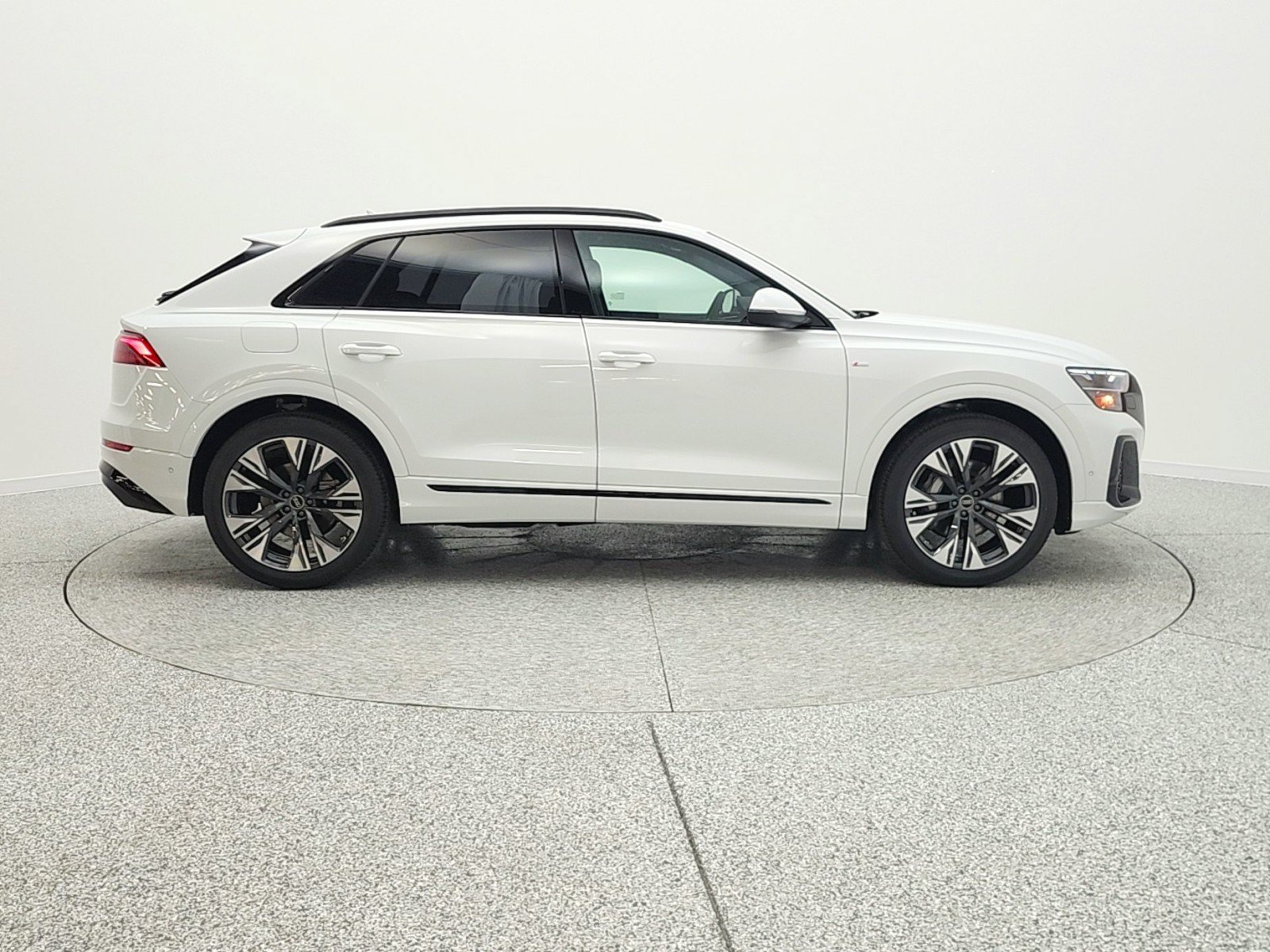 New 2026 Audi Q8 Premium Plus AWD/4WD image 4