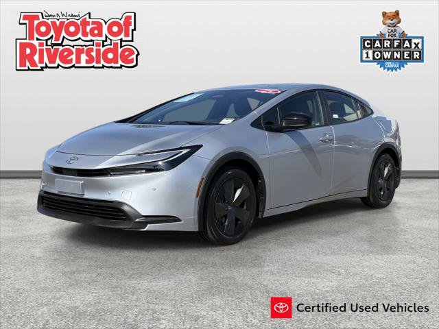 Certified 2025 Toyota Prius LE FWD image 1