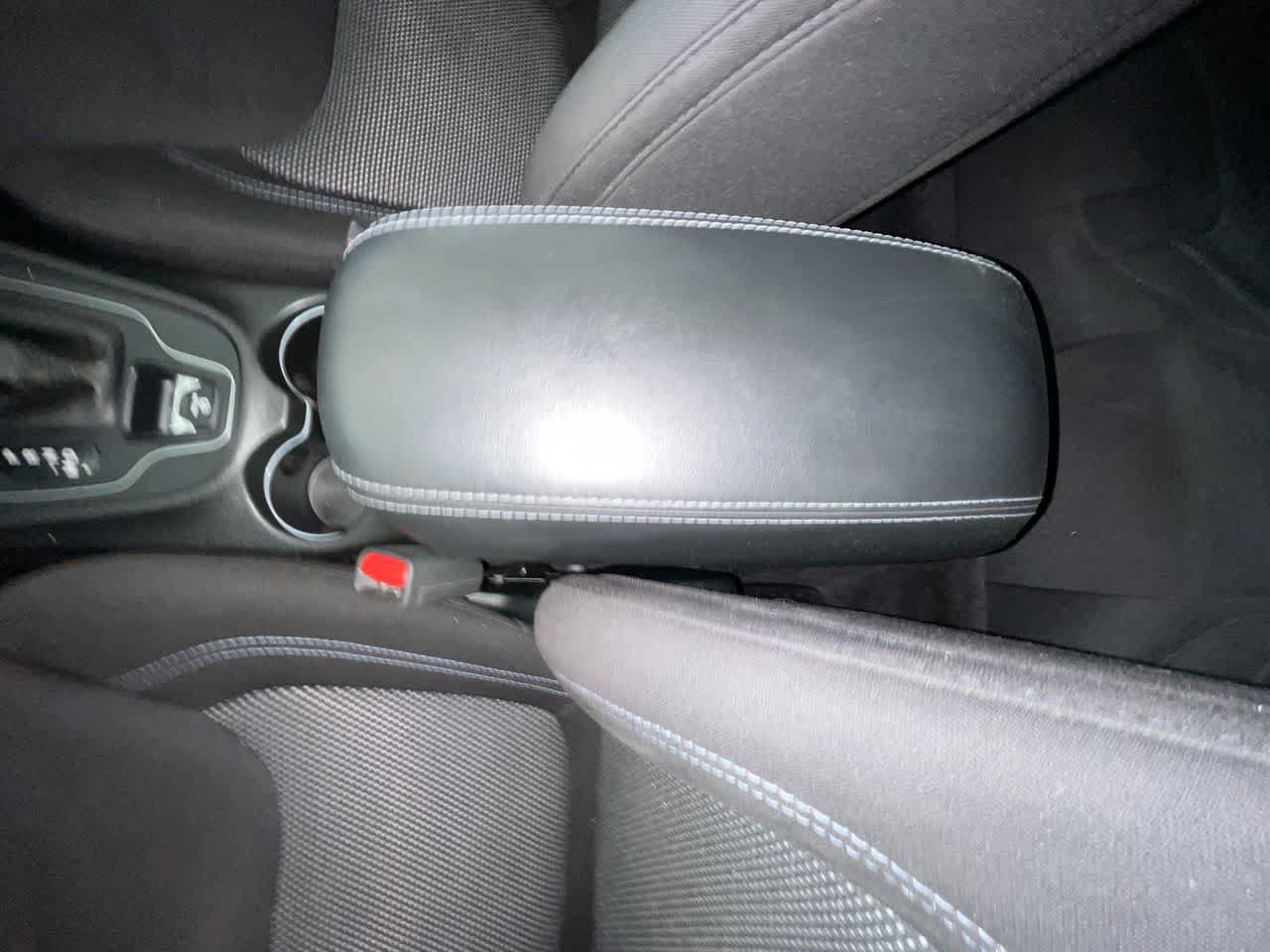 Used 2019 Jeep Cherokee Latitude w/ Cold Weather Group AWD/4WD image 21