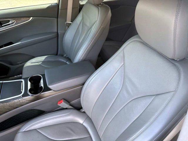 Used 2020 Lincoln Nautilus Reserve FWD image 21