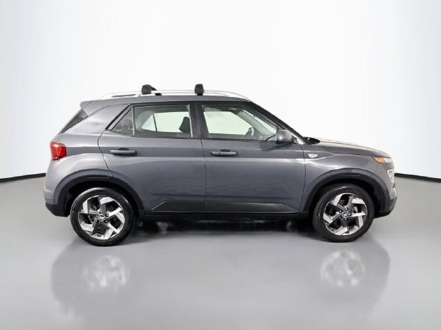 Used 2024 Hyundai Venue SEL FWD image 11