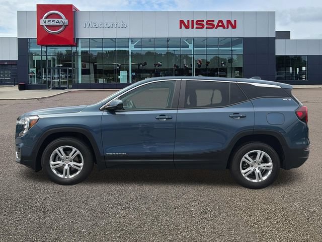 Used 2024 GMC Terrain SLE AWD/4WD image 4
