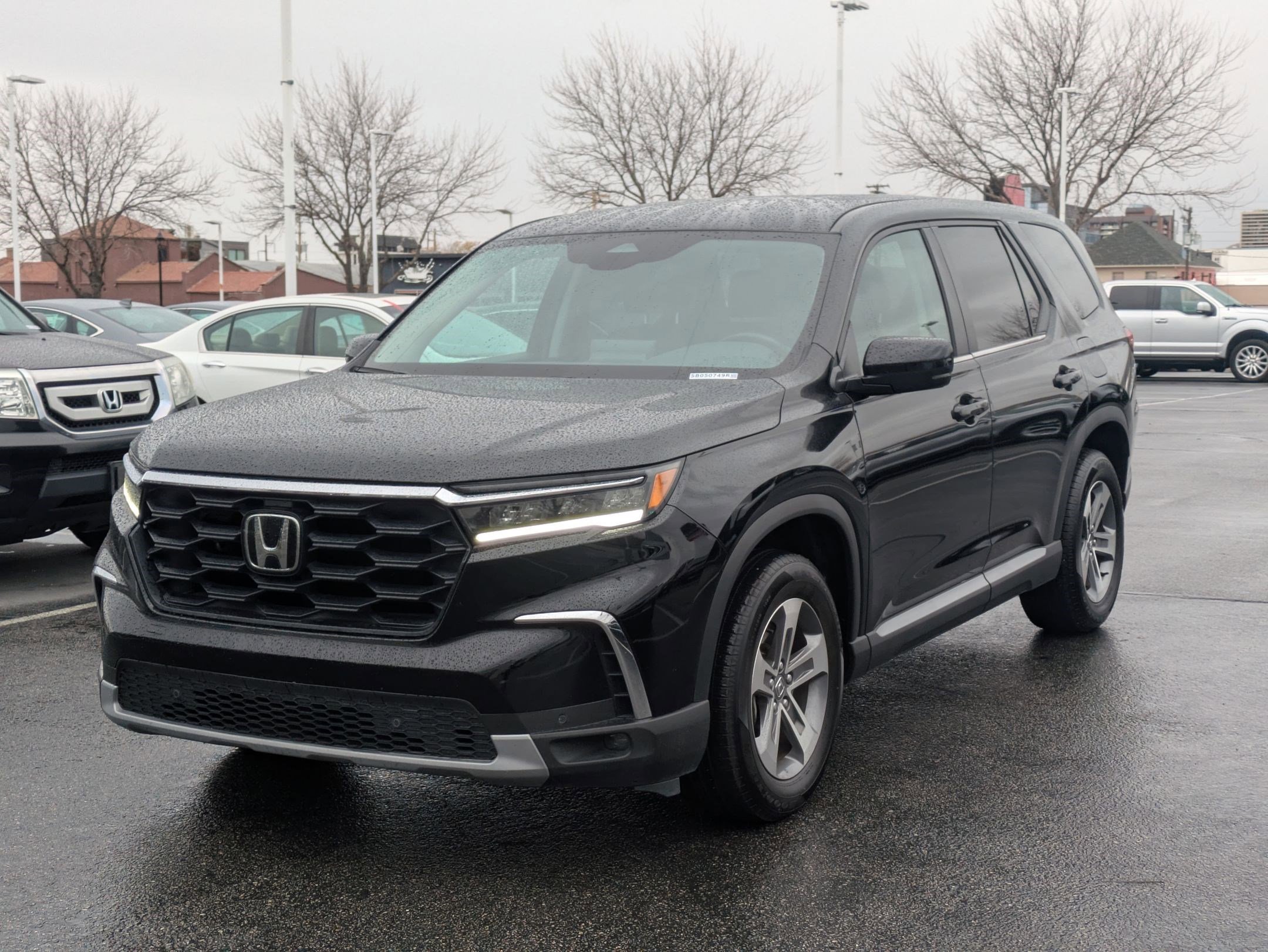 Used 2025 Honda Pilot EX-L image 10