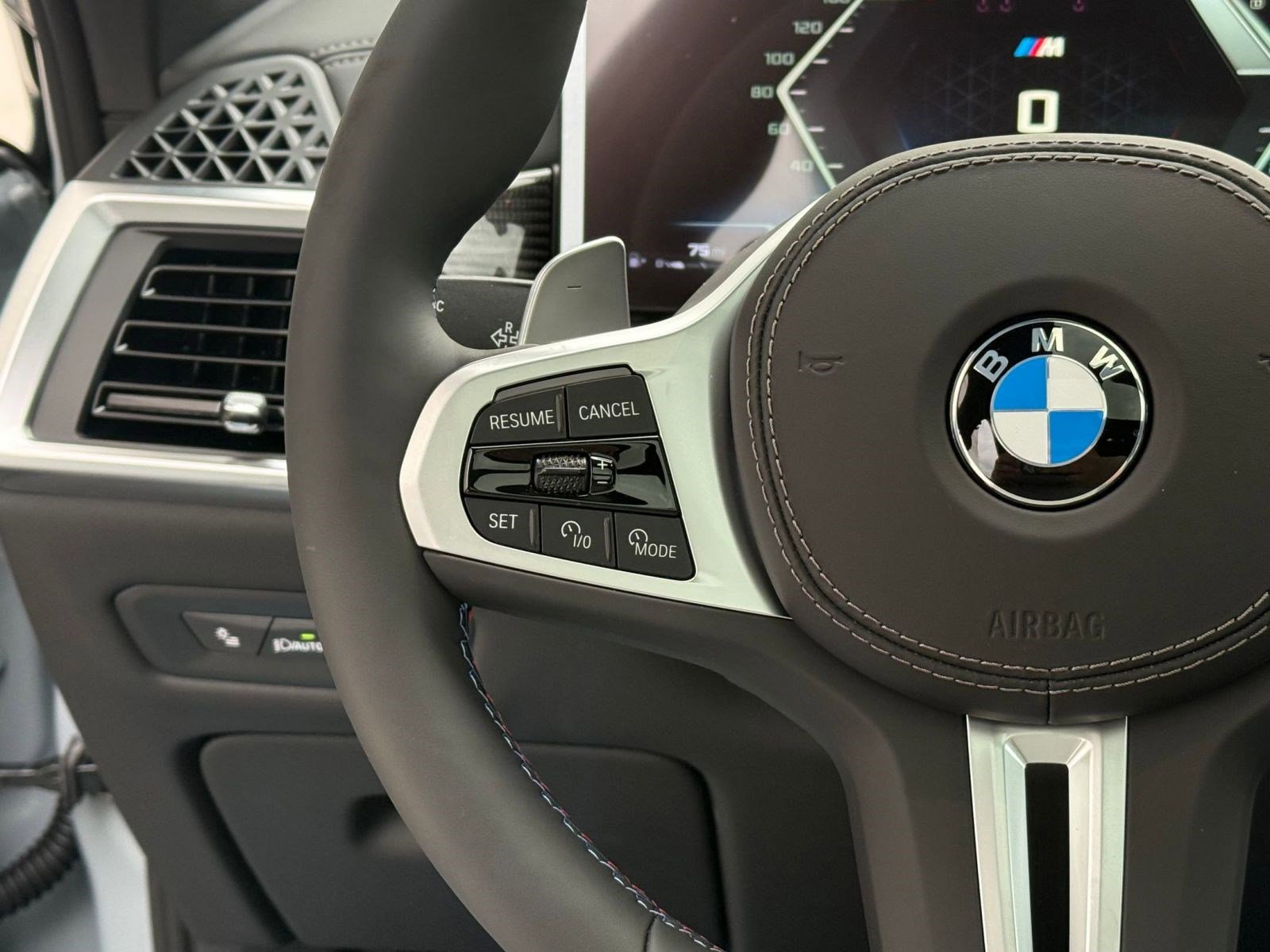 New 2026 BMW X6 M60i image 16