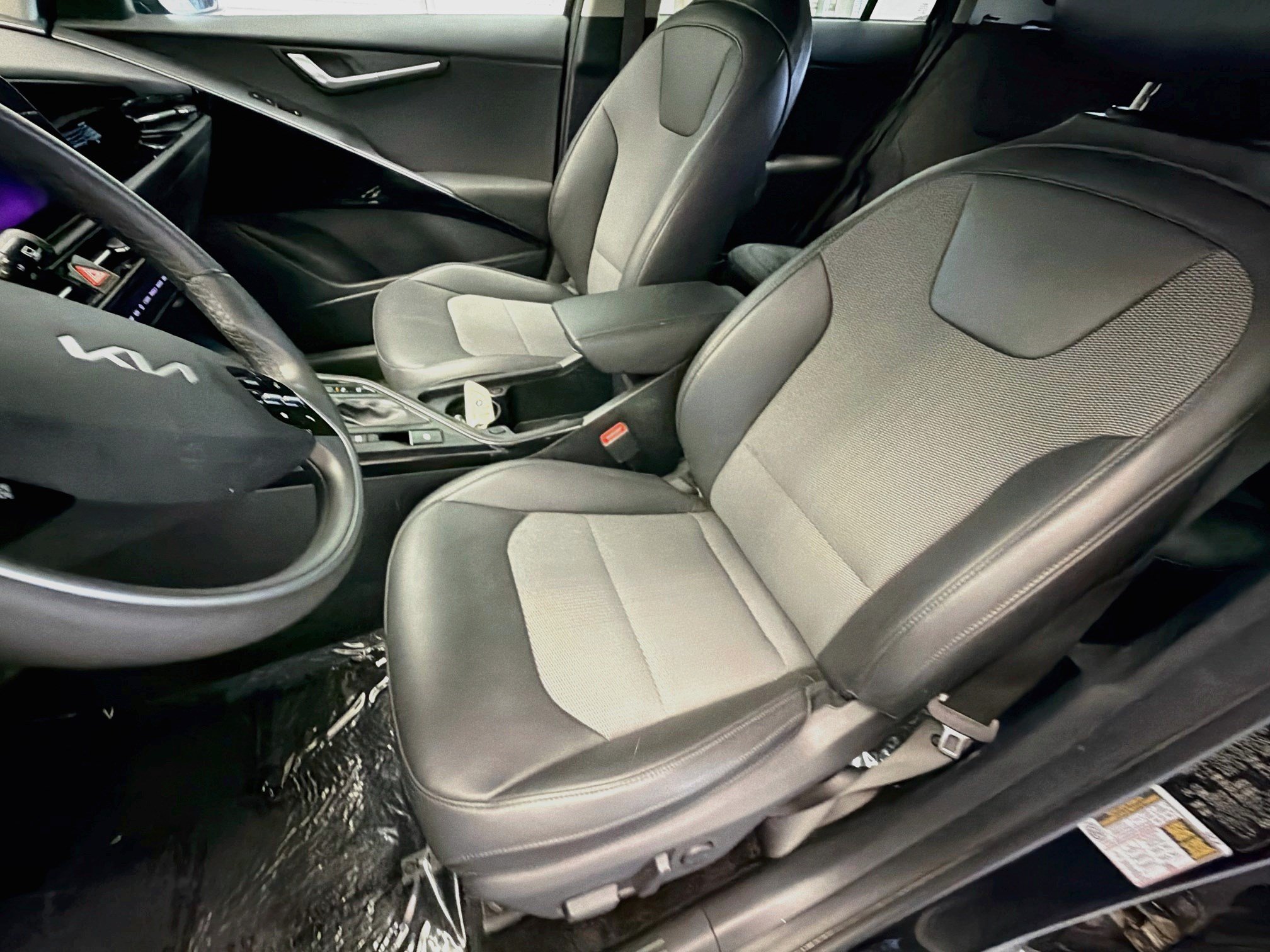 Used 2023 Kia Niro EX FWD image 11