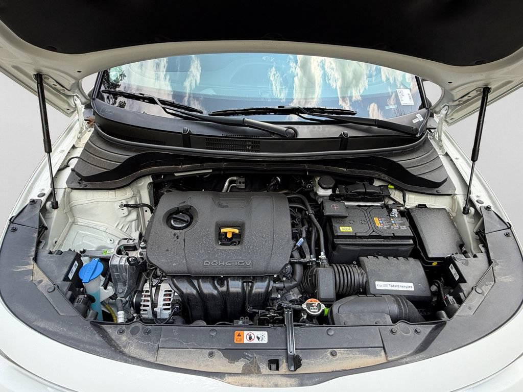 Used 2025 Kia Soul LX w/ LX Technology Package FWD image 31