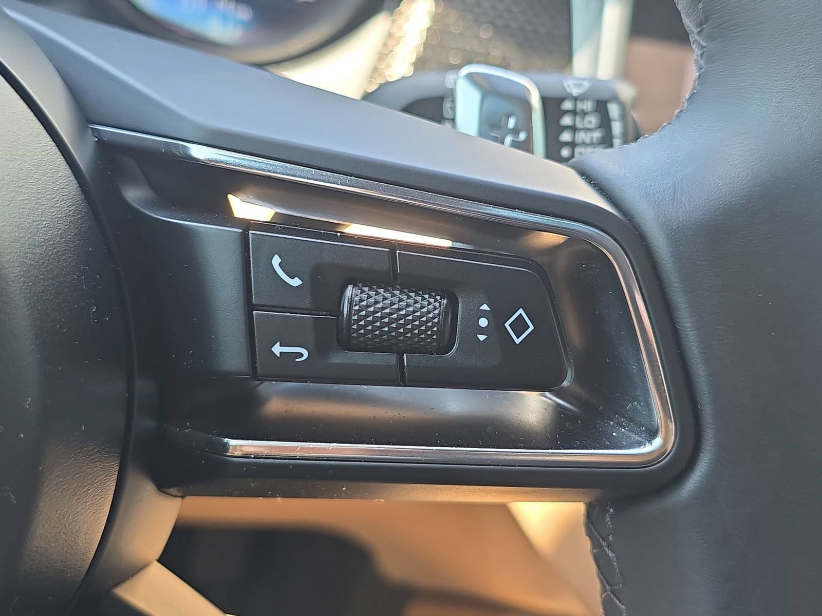 Certified 2023 Porsche Macan GTS AWD/4WD image 21