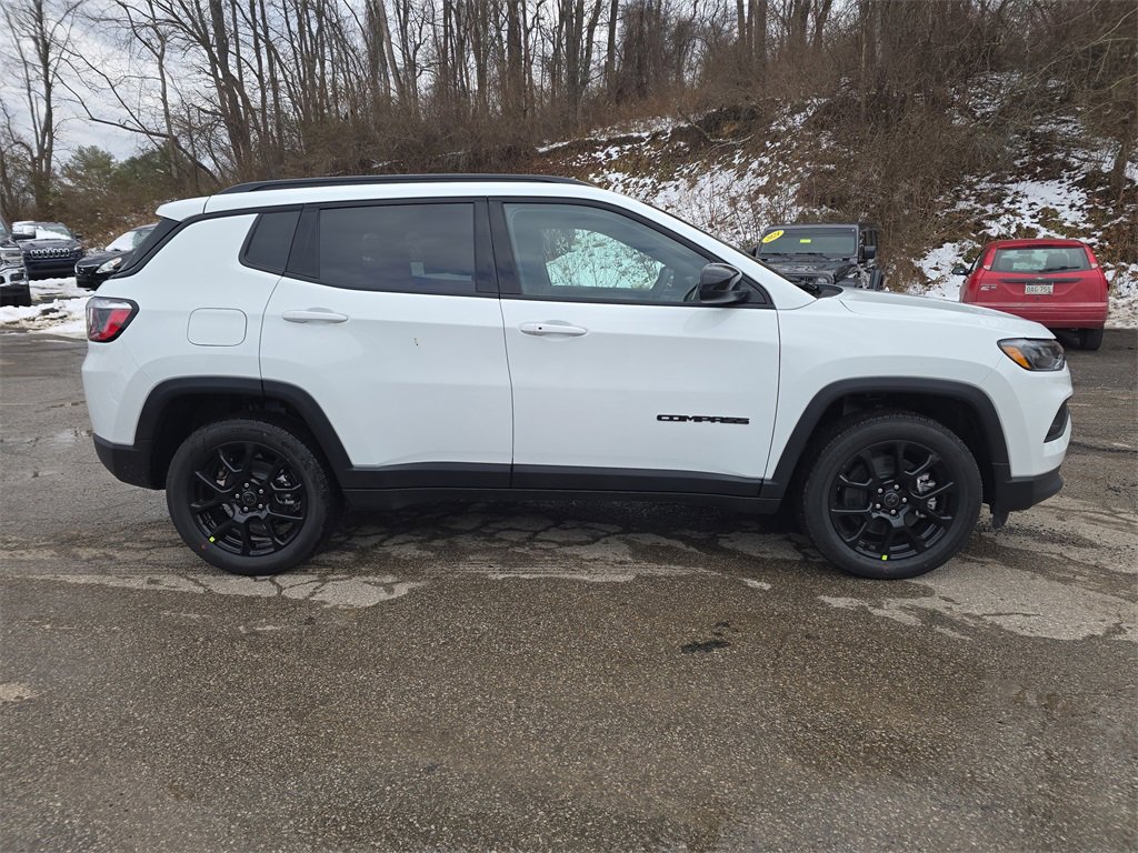 New 2026 Jeep Compass Latitude image 3