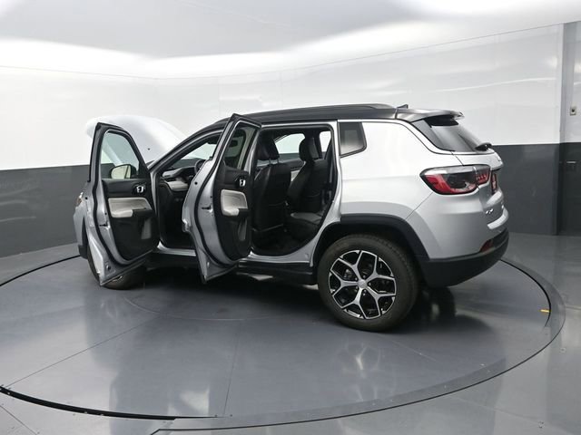 Used 2024 Jeep Compass Limited AWD/4WD image 33