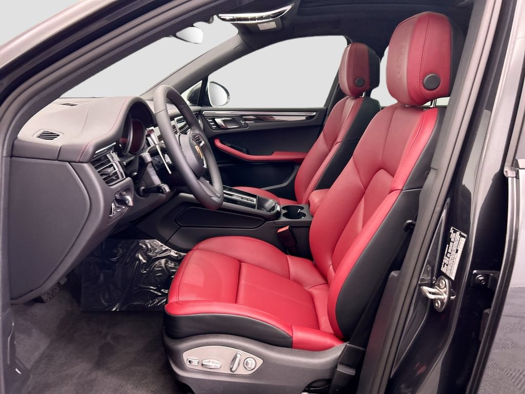 Used 2026 Porsche Macan AWD/4WD image 5