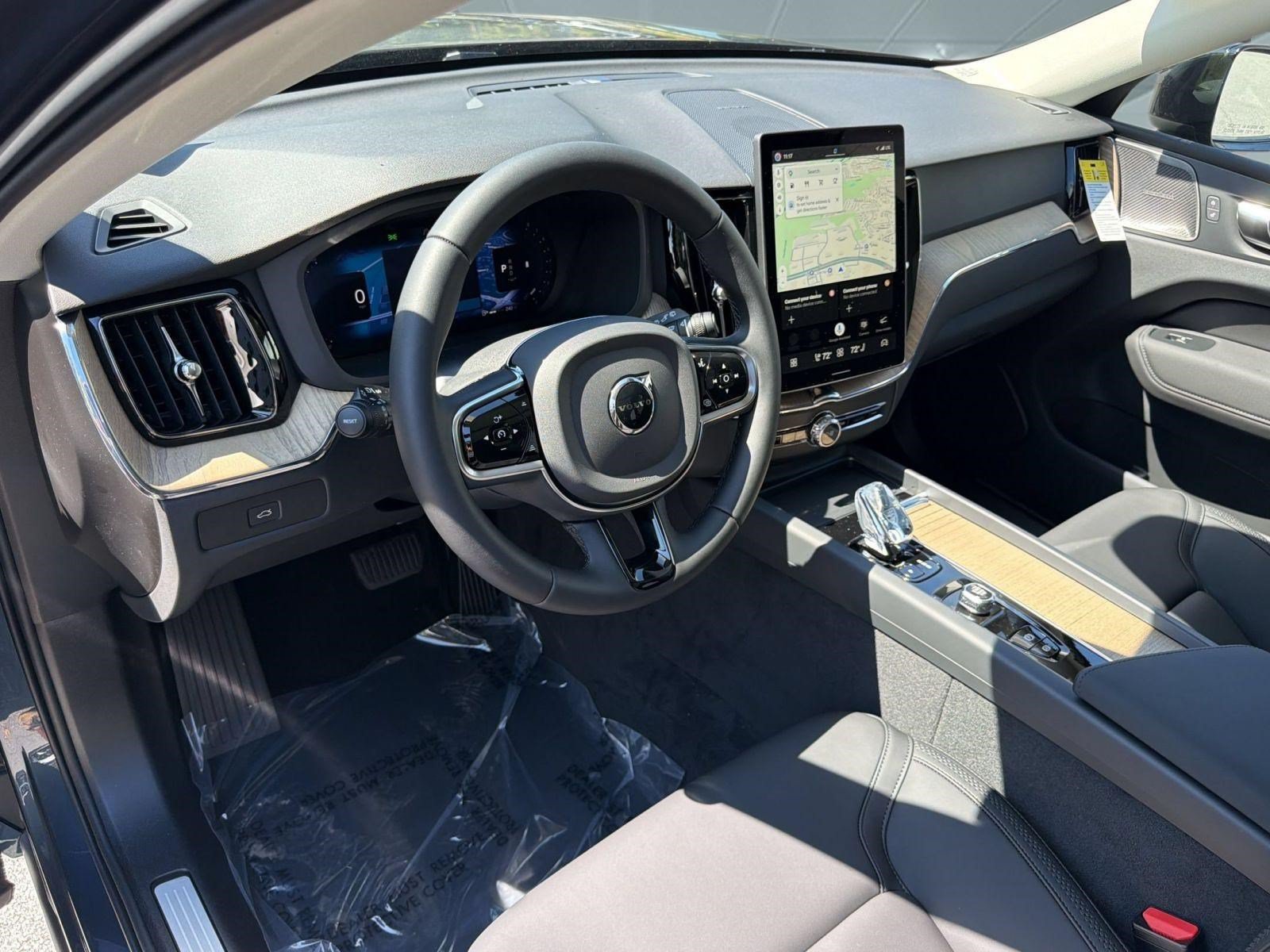 New 2027 Volvo XC60 B5 Plus AWD/4WD image 4