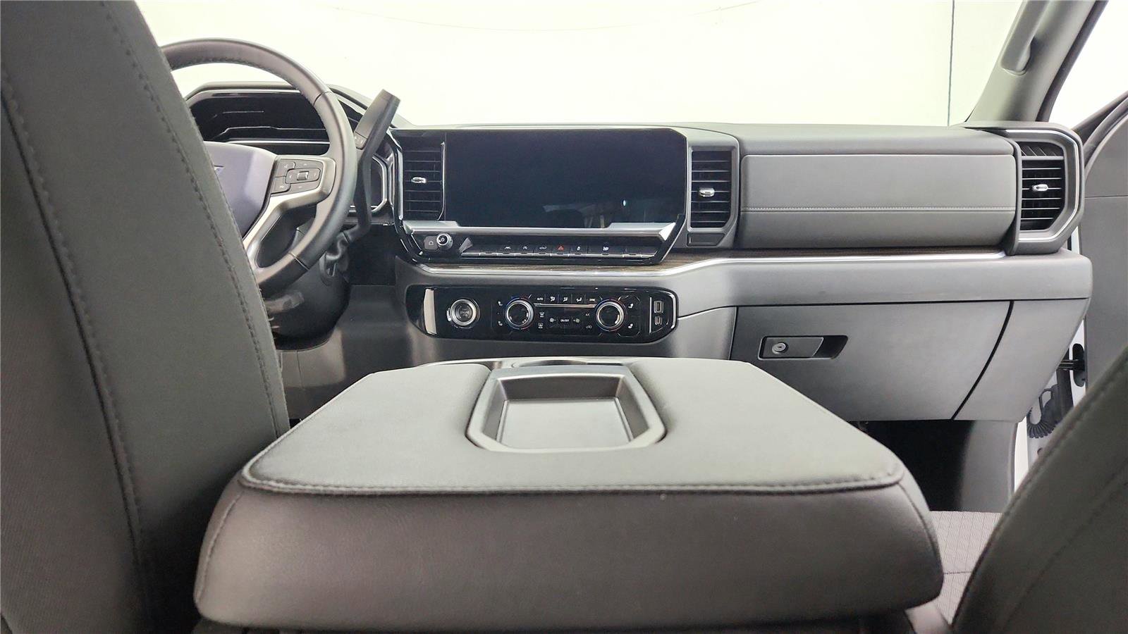 Used 2023 Chevrolet Silverado 1500 LT image 24