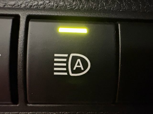 Certified 2025 Toyota Corolla SE image 11