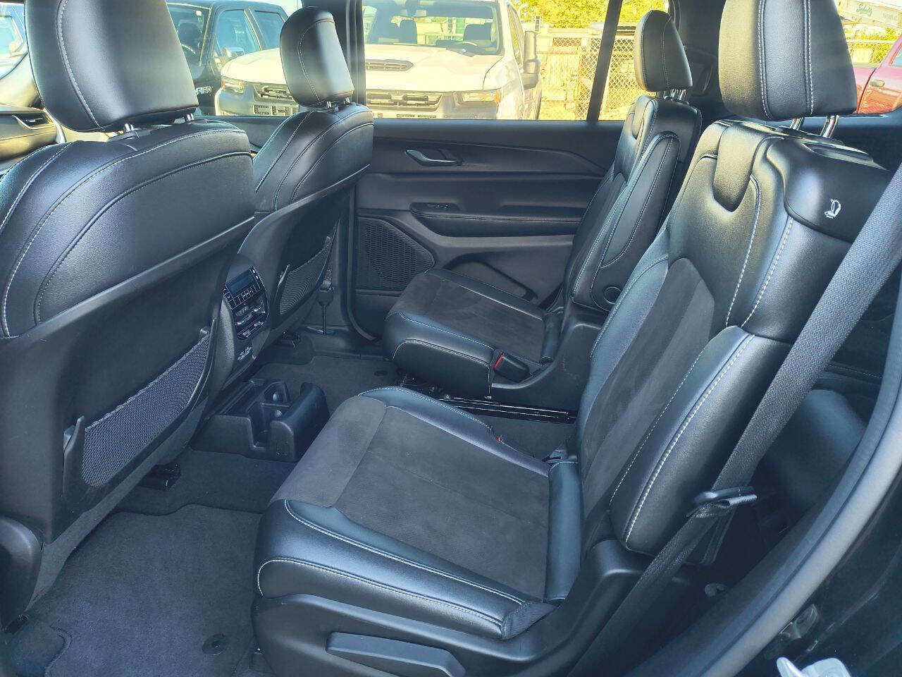 Used 2024 Jeep Grand Cherokee L Altitude image 24