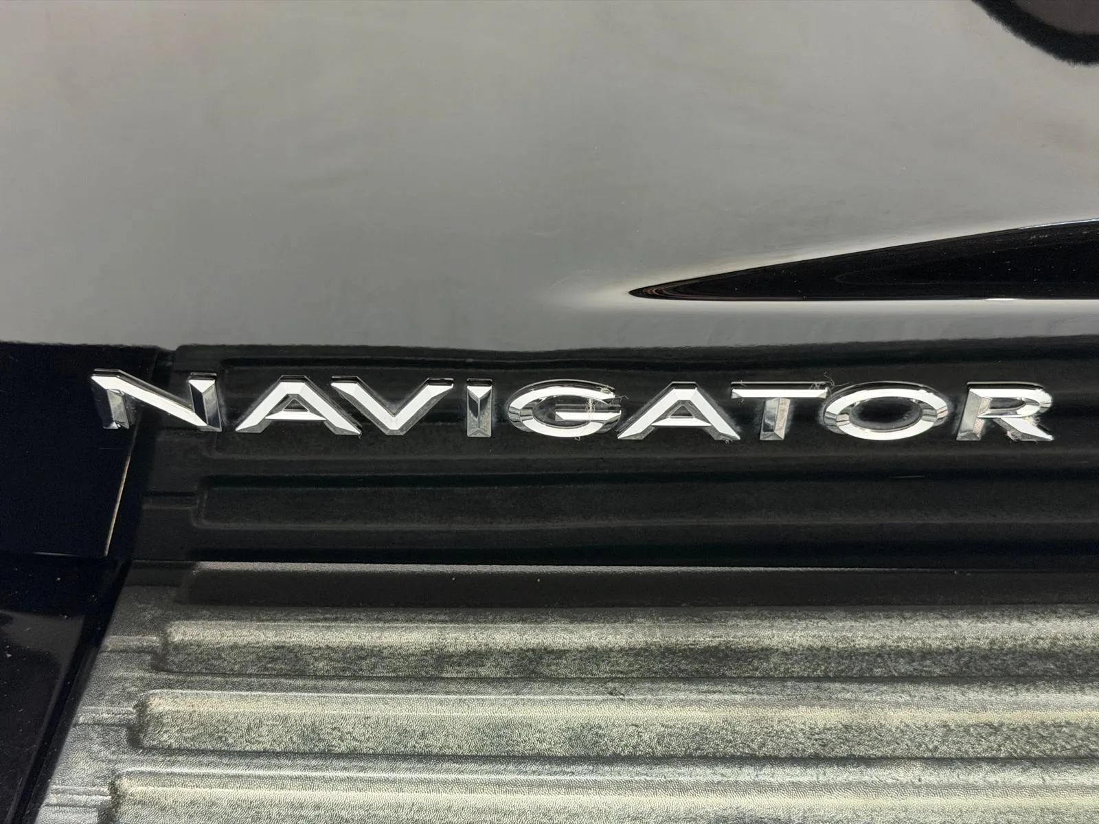 Used 2017 Lincoln Navigator Select AWD/4WD image 10