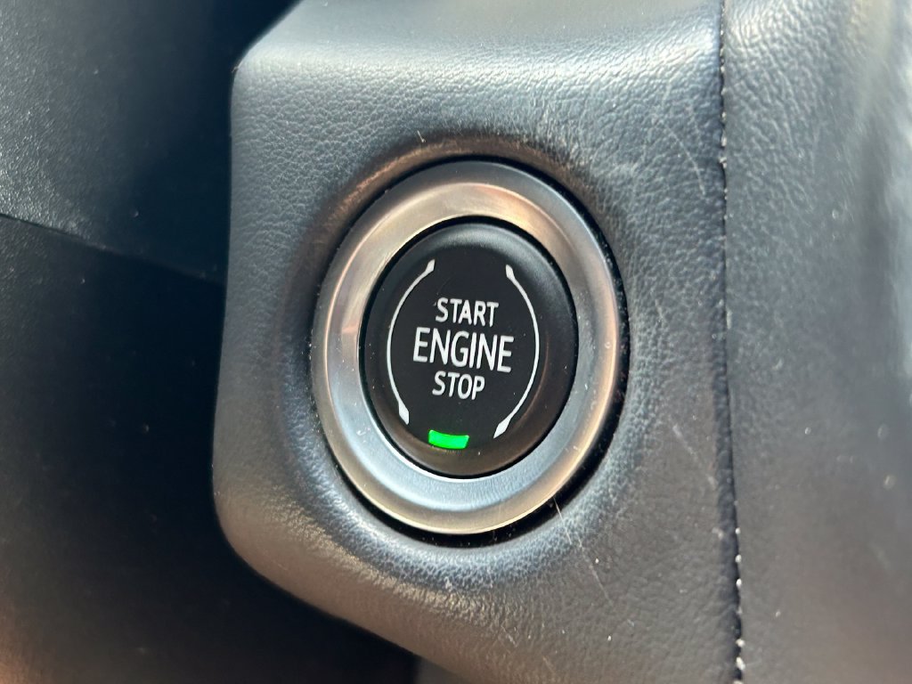 Used 2023 GMC Yukon SLT w/ SLT Premium Package AWD/4WD image 34