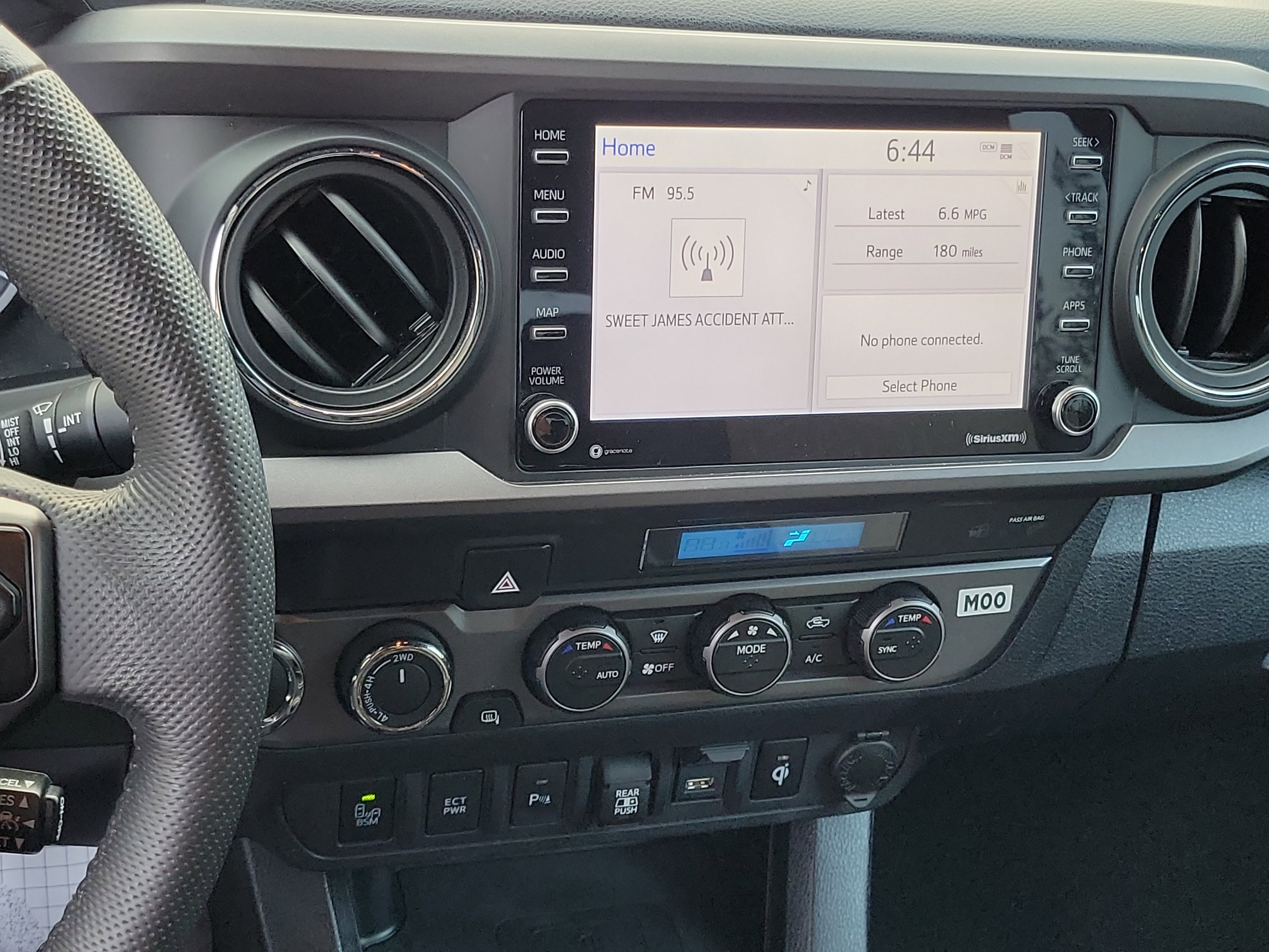 Used 2021 Toyota Tacoma TRD Off-Road w/ Technology Package AWD/4WD image 16