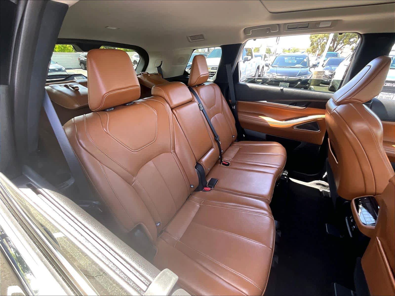 Used 2024 INFINITI QX60 Sensory w/ Vision Package AWD/4WD image 28