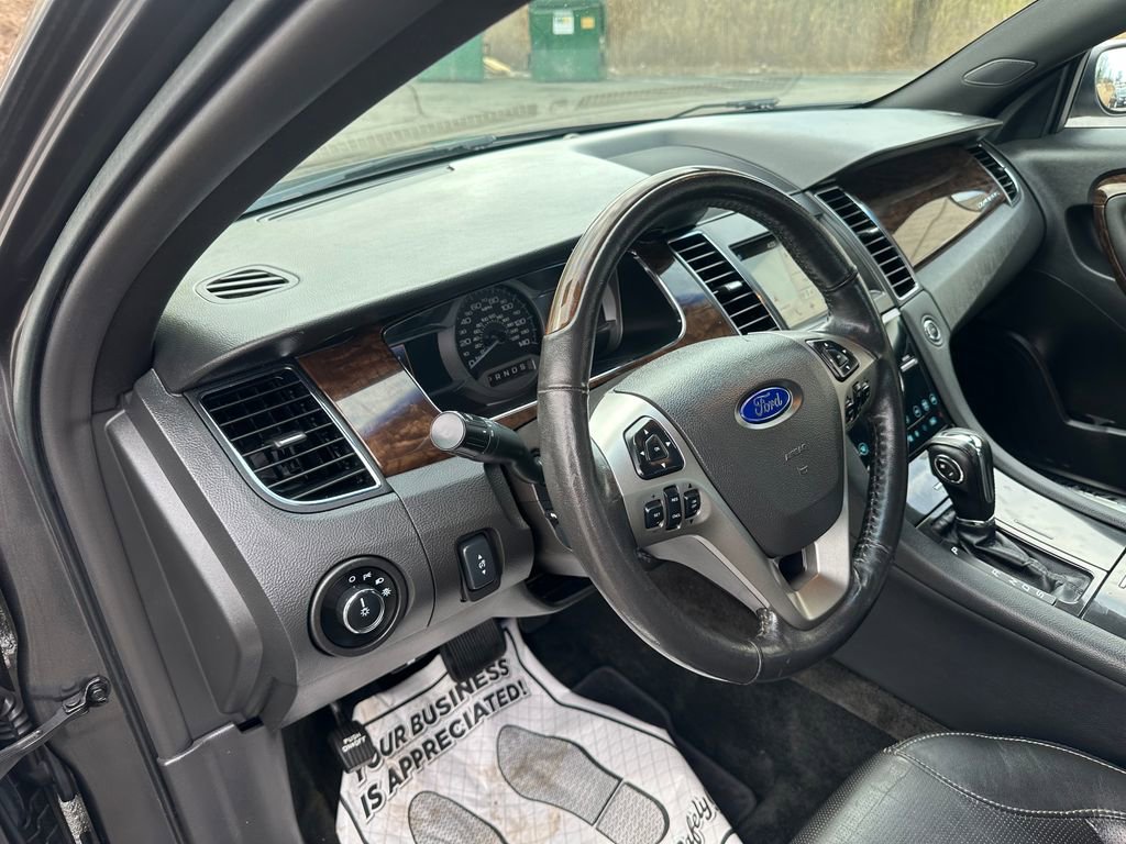 Used 2016 Ford Taurus Limited w/ Equipment Group 301A AWD/4WD image 21