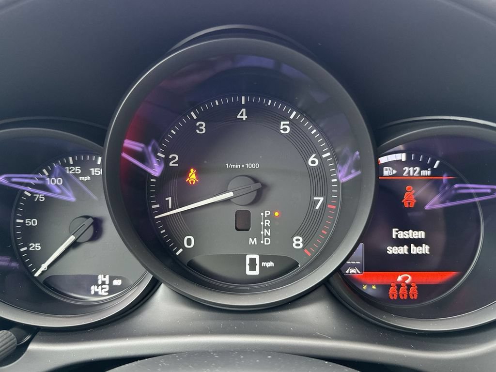 Certified 2026 Porsche Macan AWD/4WD image 11