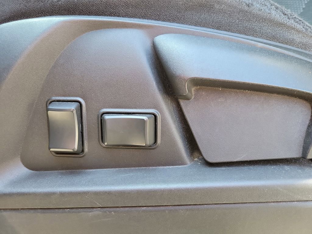 Used 2017 Chevrolet Equinox LT FWD image 17