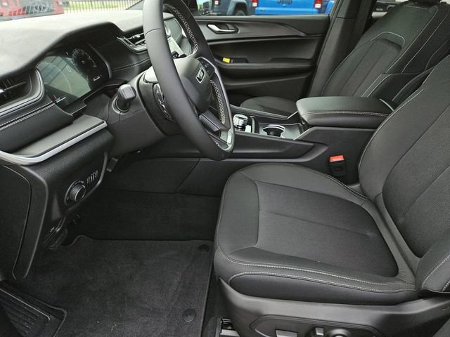 New 2025 Jeep Grand Cherokee Laredo image 23