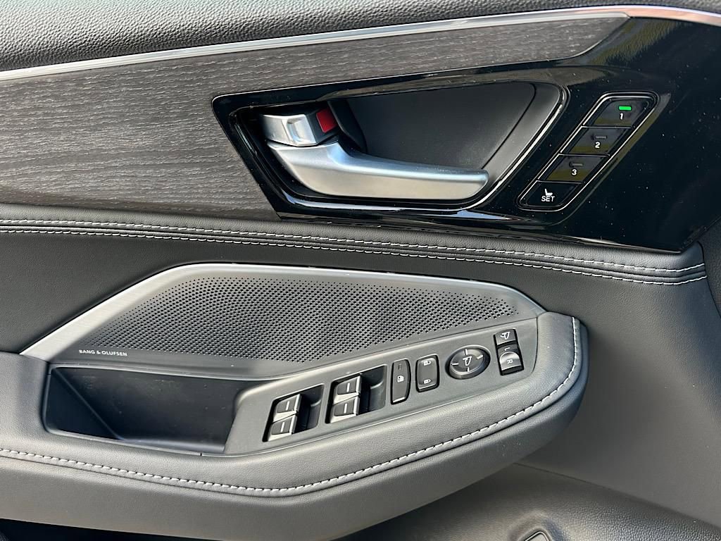 New 2026 Acura MDX w/ Advance Package image 11